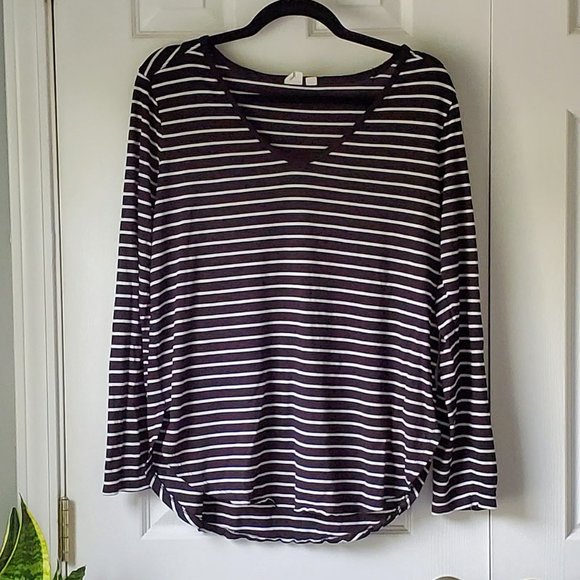 GAP Black and White Stripe Long Sleeve T - Picture 1 of 3
